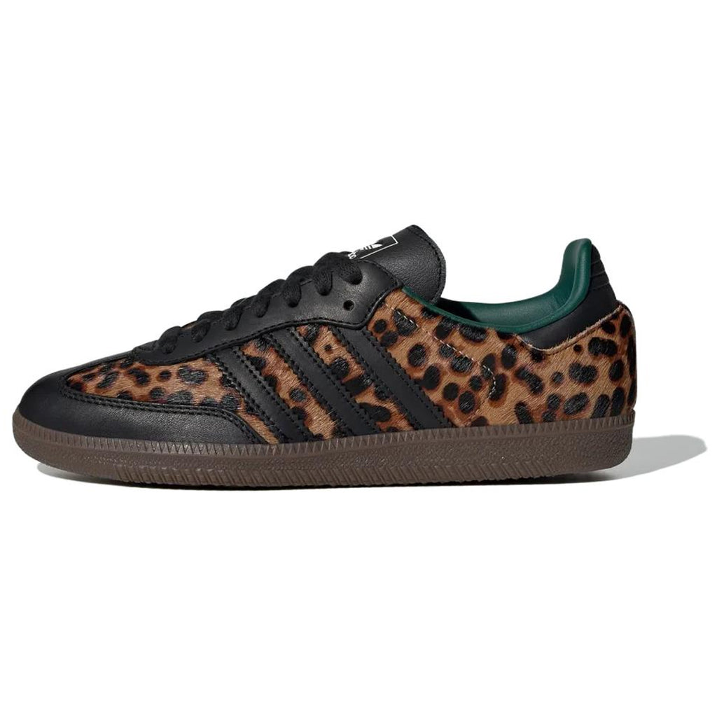 adidas Superstar comfortable versatile low-profile sole women's sneakers - the pictured colorway