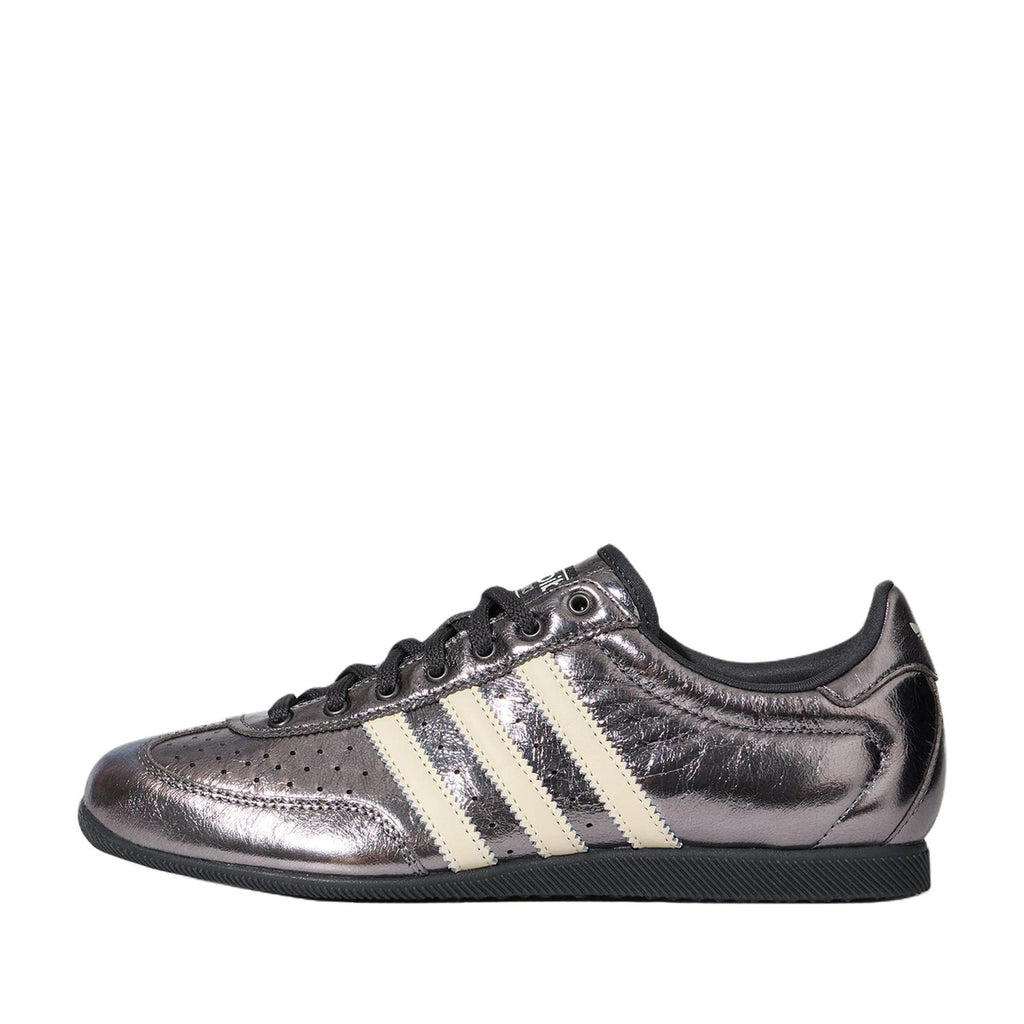 adidas Superstar classic casual women's sneakers - the pictured colorway