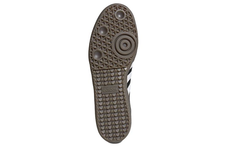 adidas Superstar classic unisex sneakers - the pictured colorway