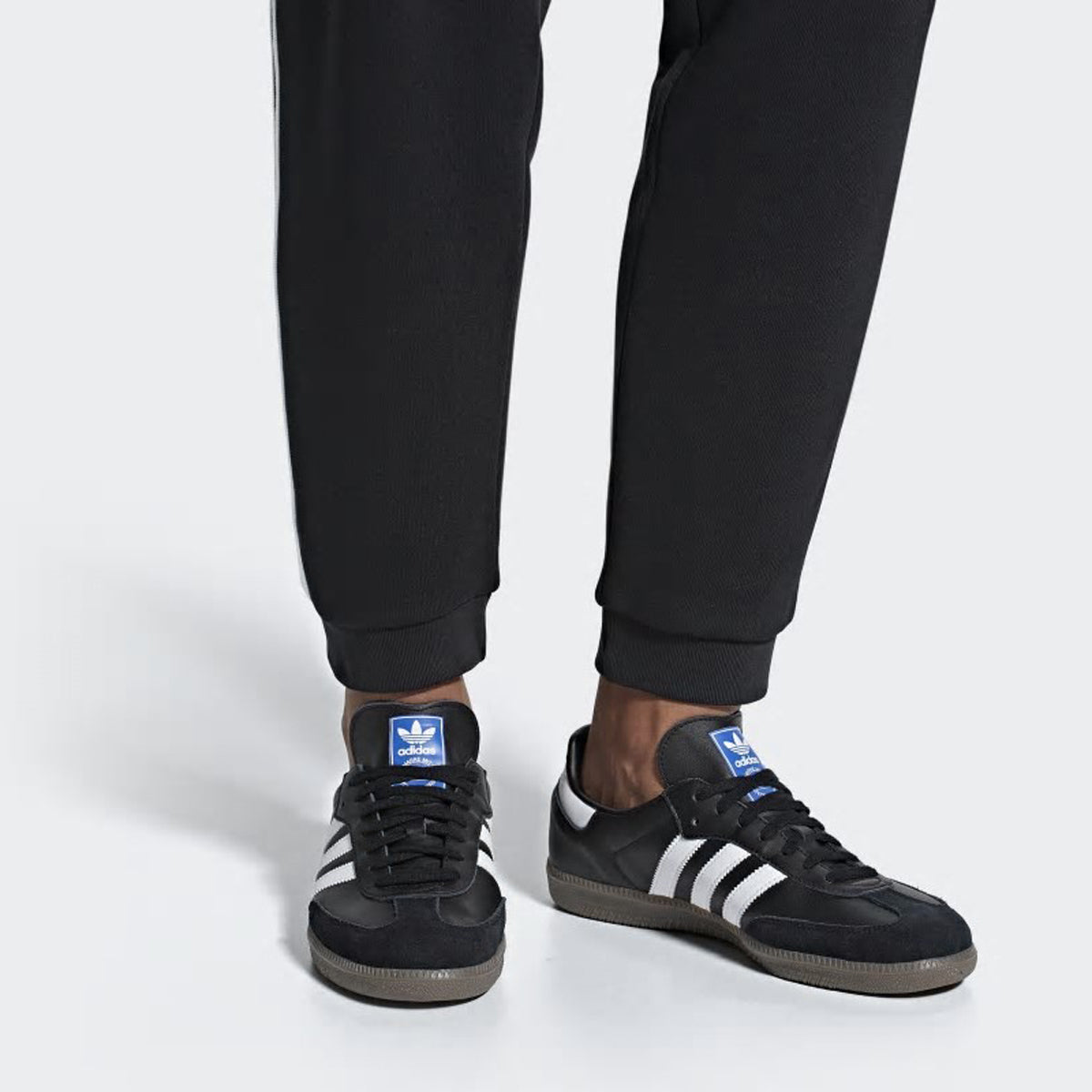 adidas Superstar classic unisex sneakers - the pictured colorway